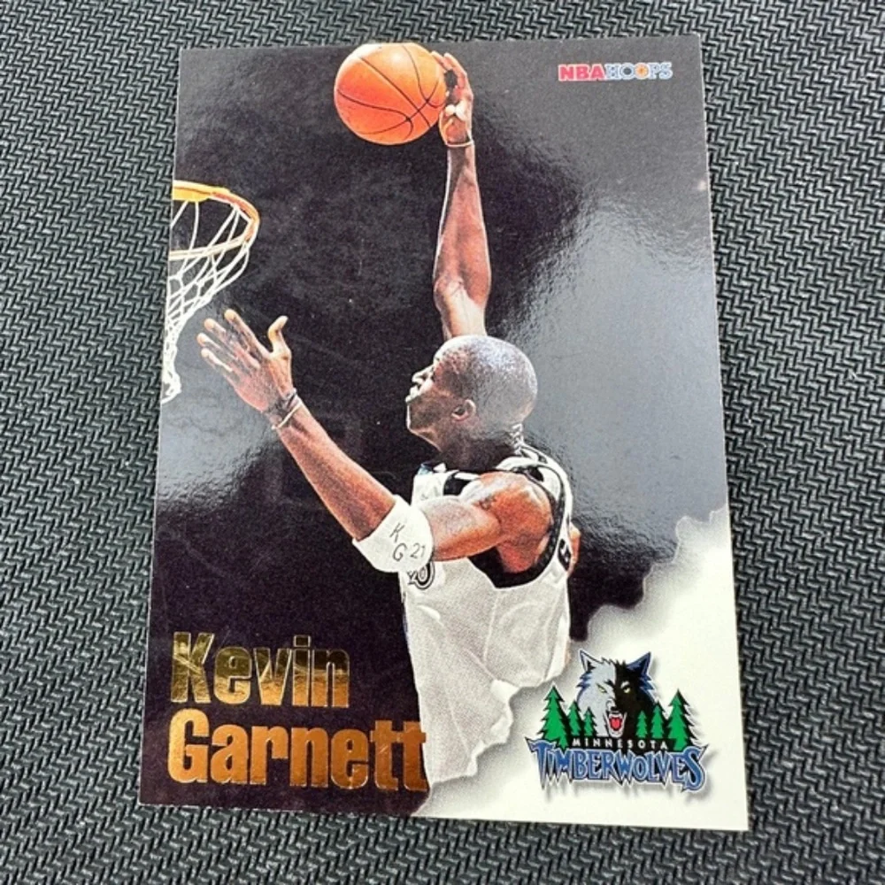 Kevin Garnett lot of 9 (Timberwolves) - Picture 8 of 15